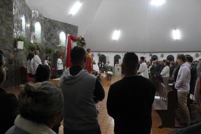 Dezenas de FiÃ©is participaram da Missa dos Romeiros em Campo Mendes