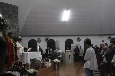 Dezenas de FiÃ©is participaram da Missa dos Romeiros em Campo Mendes