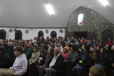 Dezenas de FiÃ©is participaram da Missa dos Romeiros em Campo Mendes
