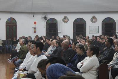 Dezenas de FiÃ©is participaram da Missa dos Romeiros em Campo Mendes