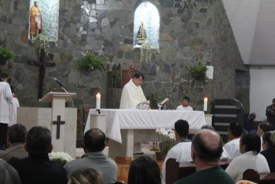 Dezenas de FiÃ©is participaram da Missa dos Romeiros em Campo Mendes