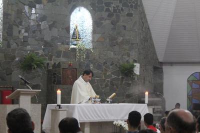 Dezenas de FiÃ©is participaram da Missa dos Romeiros em Campo Mendes