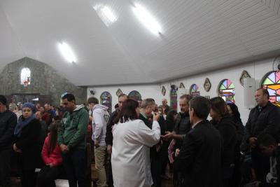 Dezenas de FiÃ©is participaram da Missa dos Romeiros em Campo Mendes