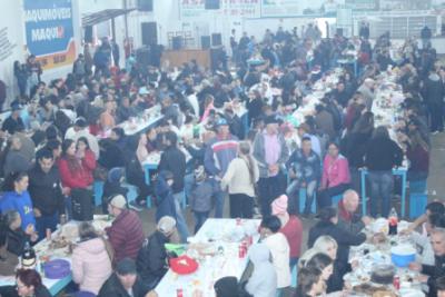  Bingo com PavilhÃ£o lotado movimentou a programaÃ§Ã£o festiva do Bom Jesus em Campo Mendes