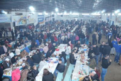  Bingo com PavilhÃ£o lotado movimentou a programaÃ§Ã£o festiva do Bom Jesus em Campo Mendes