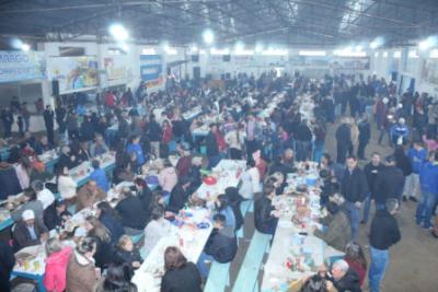  Bingo com PavilhÃ£o lotado movimentou a programaÃ§Ã£o festiva do Bom Jesus em Campo Mendes