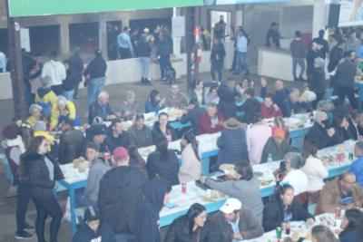 Bingo com PavilhÃ£o lotado movimentou a programaÃ§Ã£o festiva do Bom Jesus em Campo Mendes