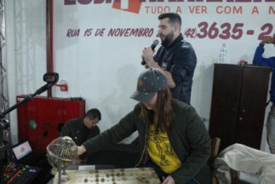  Bingo com PavilhÃ£o lotado movimentou a programaÃ§Ã£o festiva do Bom Jesus em Campo Mendes