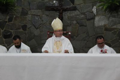 Bispo Dom Amilton Presidiu a Missa das CrianÃ§as em louvor ao Bom Jesus em Campo Mendes