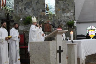 Bispo Dom Amilton Presidiu a Missa das CrianÃ§as em louvor ao Bom Jesus em Campo Mendes