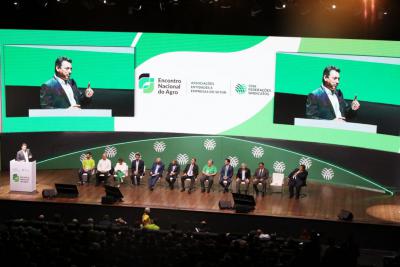 Em BrasÃ­lia, caravana do ParanÃ¡ participa de evento com Bolsonaro
