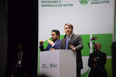 Em BrasÃ­lia, caravana do ParanÃ¡ participa de evento com Bolsonaro