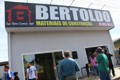 Bertoldo Materiais de ConstruÃ§Ã£o comemora um ano de sucesso em Laranjeiras do Sul 