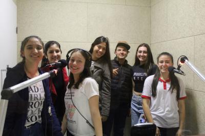 Alunos da 3Âª SÃ©rie do MagistÃ©rio do ColÃ©gio Gildo gravaram peÃ§a de Teatro na RÃ¡dio Campo Aberto