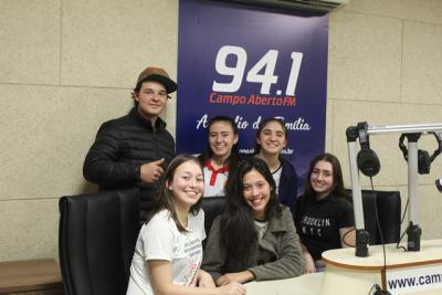 Alunos da 3Âª SÃ©rie do MagistÃ©rio do ColÃ©gio Gildo gravaram peÃ§a de Teatro na RÃ¡dio Campo Aberto