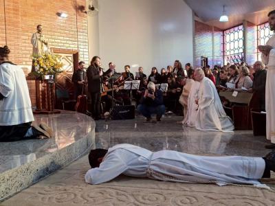 Cantagalense Everson Kloster foi ordenado padre no sÃ¡bado
