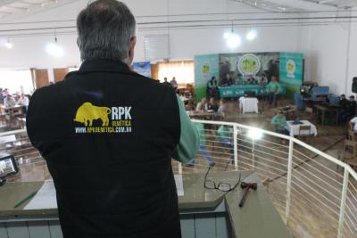 LeilÃ£o da Sociedade Rural de Laranjeiras do Sul movimentou mais de um milhÃ£o em negÃ³cios 