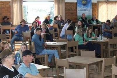 LeilÃ£o da Sociedade Rural de Laranjeiras do Sul movimentou mais de um milhÃ£o em negÃ³cios 