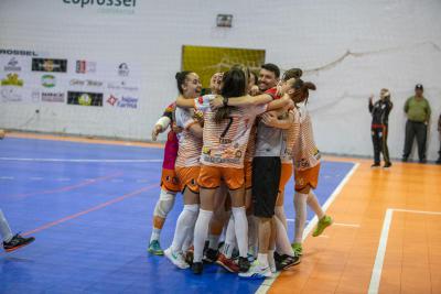 Em Festa de Gala do Futsal Feminino Leoas da Serra vencem o OperÃ¡rio Laranjeiras
