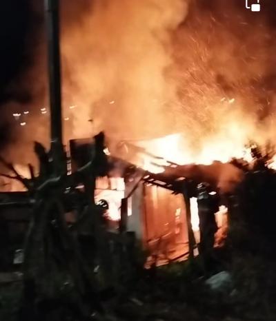 Laranjeiras: Casa Ã© destruÃ­da pelo fogo no bairro Cristo Rei 
