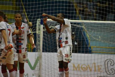 Chave Ouro de Futsal: Em rodada dupla Feminino empata e estÃ¡ eliminado, masculino vence Foz e firma permanÃªncia no G4