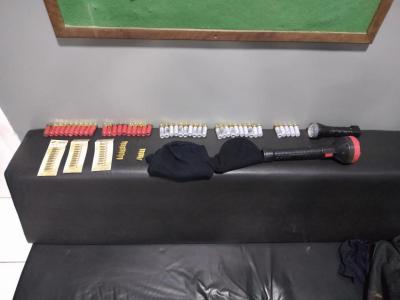 Laranjeiras: PRF apreende armas de uso restrito e coletes balÃ­sticos na BR 277 
