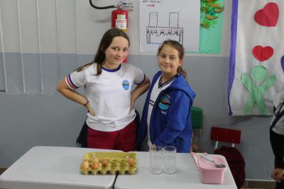 Escola LeocÃ¡dio JosÃ© Correia realizou a Feira de CiÃªncias com os Alunos do 5Âº ano