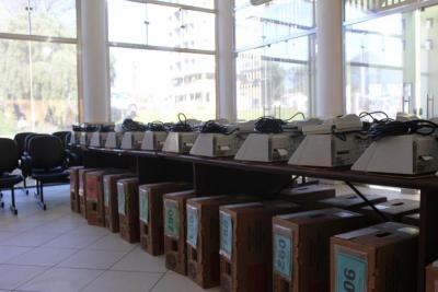 FÃ³rum Eleitoral da Comarca de Laranjeiras do Sul estÃ¡ realizando a Cerimonia de LacraÃ§Ã£o das Urnas EletrÃ´nicas
