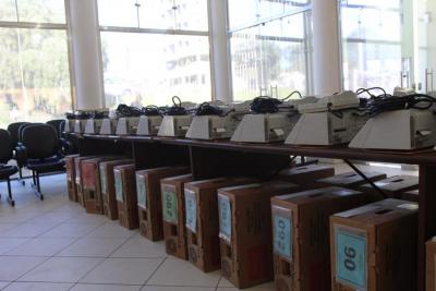 FÃ³rum Eleitoral da Comarca de Laranjeiras do Sul estÃ¡ realizando a Cerimonia de LacraÃ§Ã£o das Urnas EletrÃ´nicas