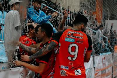 OperÃ¡rio Laranjeiras bate o Cascavel e sobe para a 2Âª colocaÃ§Ã£o do Paranaense Chave Ouro de Futsal