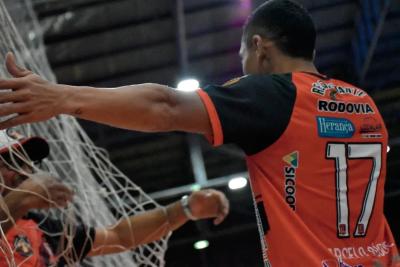 OperÃ¡rio Laranjeiras bate o Cascavel e sobe para a 2Âª colocaÃ§Ã£o do Paranaense Chave Ouro de Futsal