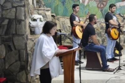 Com ParticipaÃ§Ã£o Da RCC e CTG EstÃ¢ncia do IguaÃ§u aconteceu o 4Âº dia da Novena da Padroeira em Laranjeiras do Sul