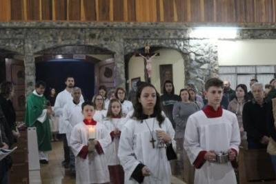 Com ParticipaÃ§Ã£o Da RCC e CTG EstÃ¢ncia do IguaÃ§u aconteceu o 4Âº dia da Novena da Padroeira em Laranjeiras do Sul