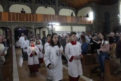 Com ParticipaÃ§Ã£o Da RCC e CTG EstÃ¢ncia do IguaÃ§u aconteceu o 4Âº dia da Novena da Padroeira em Laranjeiras do Sul