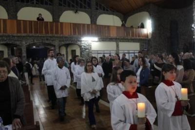 Com ParticipaÃ§Ã£o Da RCC e CTG EstÃ¢ncia do IguaÃ§u aconteceu o 4Âº dia da Novena da Padroeira em Laranjeiras do Sul