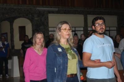 Com ParticipaÃ§Ã£o Da RCC e CTG EstÃ¢ncia do IguaÃ§u aconteceu o 4Âº dia da Novena da Padroeira em Laranjeiras do Sul