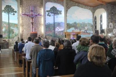 Com ParticipaÃ§Ã£o Da RCC e CTG EstÃ¢ncia do IguaÃ§u aconteceu o 4Âº dia da Novena da Padroeira em Laranjeiras do Sul