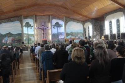 Com ParticipaÃ§Ã£o Da RCC e CTG EstÃ¢ncia do IguaÃ§u aconteceu o 4Âº dia da Novena da Padroeira em Laranjeiras do Sul