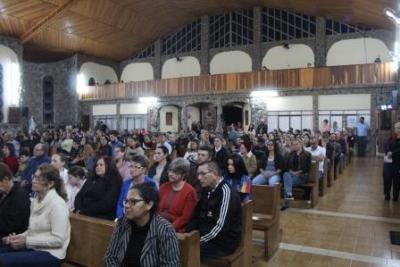 Com ParticipaÃ§Ã£o Da RCC e CTG EstÃ¢ncia do IguaÃ§u aconteceu o 4Âº dia da Novena da Padroeira em Laranjeiras do Sul