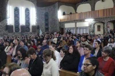 Com ParticipaÃ§Ã£o Da RCC e CTG EstÃ¢ncia do IguaÃ§u aconteceu o 4Âº dia da Novena da Padroeira em Laranjeiras do Sul