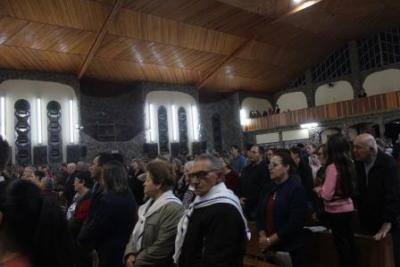 Com ParticipaÃ§Ã£o Da RCC e CTG EstÃ¢ncia do IguaÃ§u aconteceu o 4Âº dia da Novena da Padroeira em Laranjeiras do Sul
