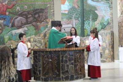 Com ParticipaÃ§Ã£o Da RCC e CTG EstÃ¢ncia do IguaÃ§u aconteceu o 4Âº dia da Novena da Padroeira em Laranjeiras do Sul