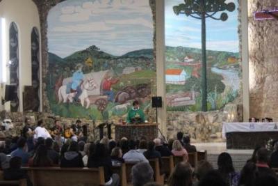 Com ParticipaÃ§Ã£o Da RCC e CTG EstÃ¢ncia do IguaÃ§u aconteceu o 4Âº dia da Novena da Padroeira em Laranjeiras do Sul