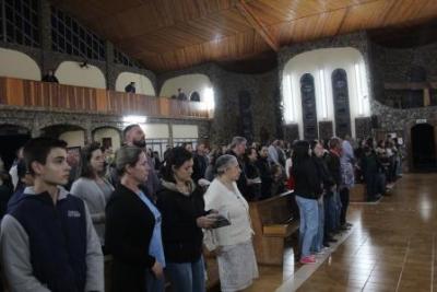 Com ParticipaÃ§Ã£o Da RCC e CTG EstÃ¢ncia do IguaÃ§u aconteceu o 4Âº dia da Novena da Padroeira em Laranjeiras do Sul