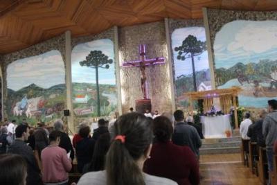Com ParticipaÃ§Ã£o Da RCC e CTG EstÃ¢ncia do IguaÃ§u aconteceu o 4Âº dia da Novena da Padroeira em Laranjeiras do Sul