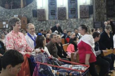 Com ParticipaÃ§Ã£o Da RCC e CTG EstÃ¢ncia do IguaÃ§u aconteceu o 4Âº dia da Novena da Padroeira em Laranjeiras do Sul