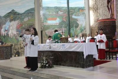 Com ParticipaÃ§Ã£o Da RCC e CTG EstÃ¢ncia do IguaÃ§u aconteceu o 4Âº dia da Novena da Padroeira em Laranjeiras do Sul