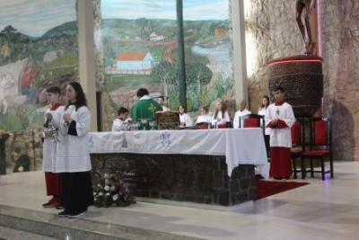 Com ParticipaÃ§Ã£o Da RCC e CTG EstÃ¢ncia do IguaÃ§u aconteceu o 4Âº dia da Novena da Padroeira em Laranjeiras do Sul