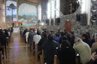 Com ParticipaÃ§Ã£o Da RCC e CTG EstÃ¢ncia do IguaÃ§u aconteceu o 4Âº dia da Novena da Padroeira em Laranjeiras do Sul