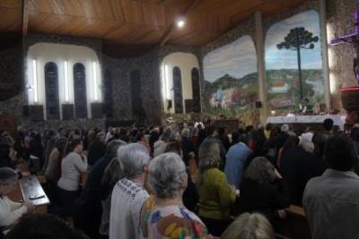 Com ParticipaÃ§Ã£o Da RCC e CTG EstÃ¢ncia do IguaÃ§u aconteceu o 4Âº dia da Novena da Padroeira em Laranjeiras do Sul